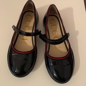 Gucci patent leather ballet flat size 28.